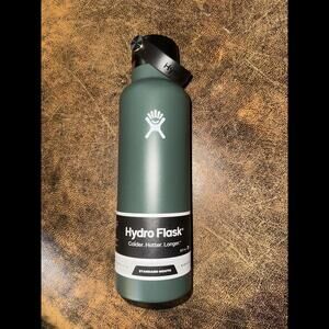 Hydro Flask Standard Mouth Water Bottle With Flex Cap 21 oz